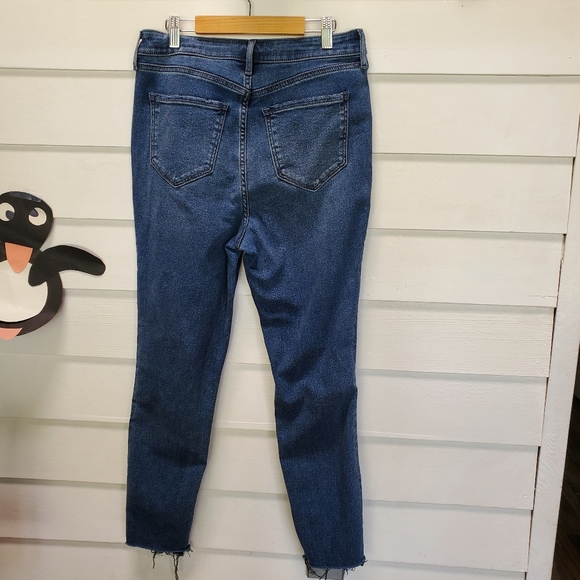 Old Navy Skinny Jeans Extra High Rise Distressed Look Size 10 in Good Condition - Picture 5 of 5